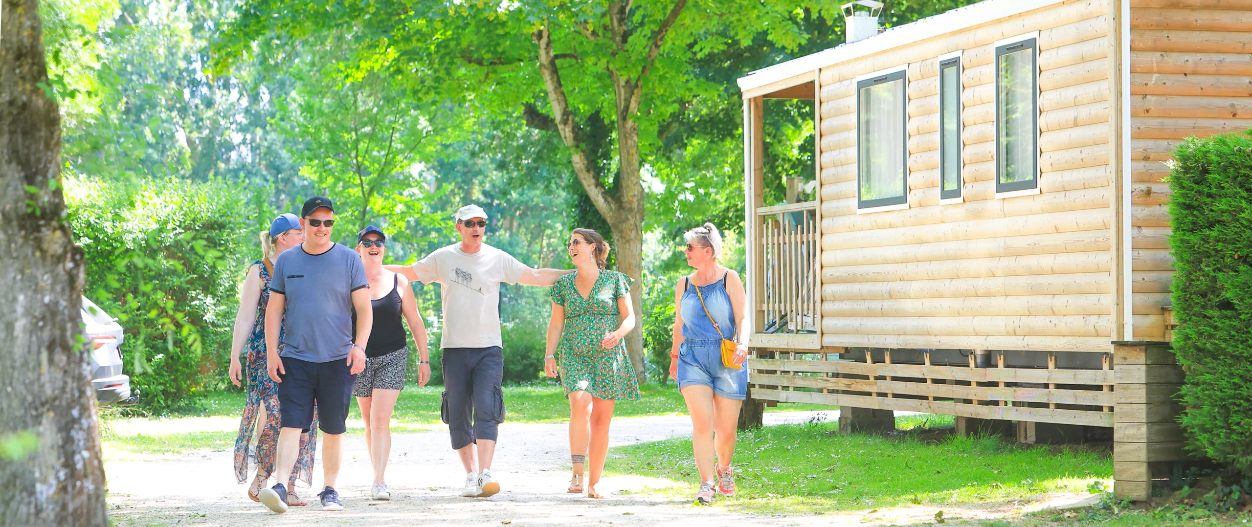 groupe d'ami au camping les nobis d'anjou