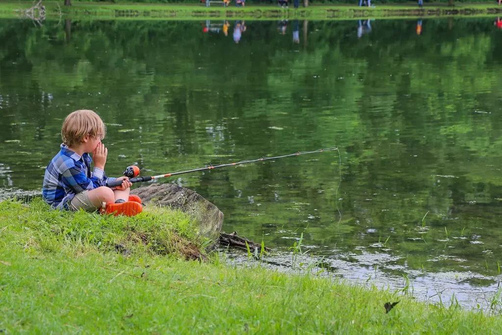 Riviervissen in de buurt van camping Nobis Danjou