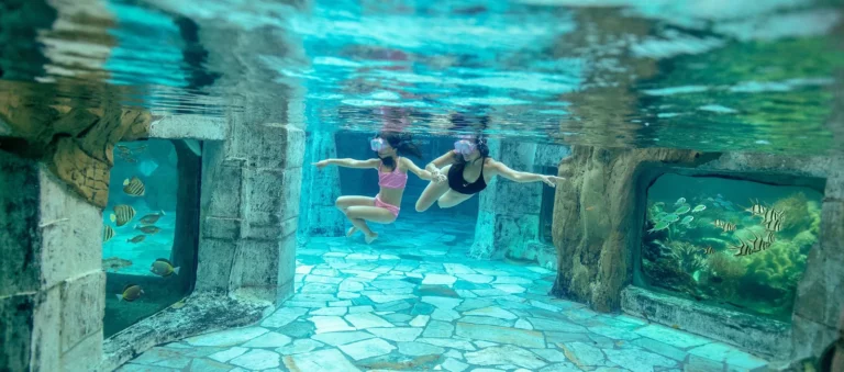 Moment detente sous l'eau au center parks à côté des nobis d'anjou