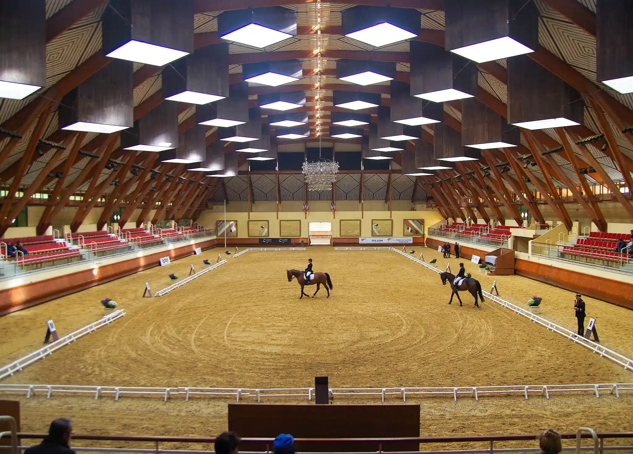 Grand manege des ecuyers Cadre Noir proche du camping les nobis