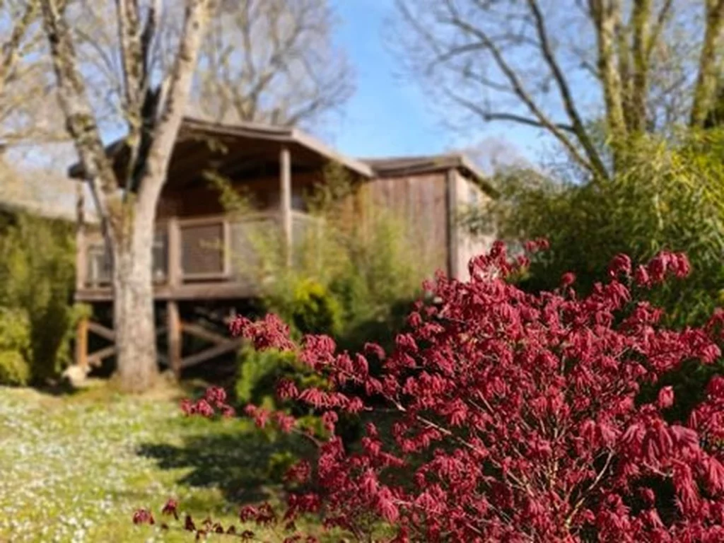 The cottages of the campsite Les Nobis d'Anjou near the Center Parks Les Dains