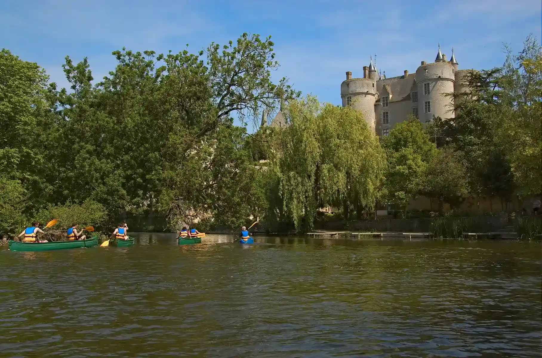 la rivière du camping des nobis d'anjou