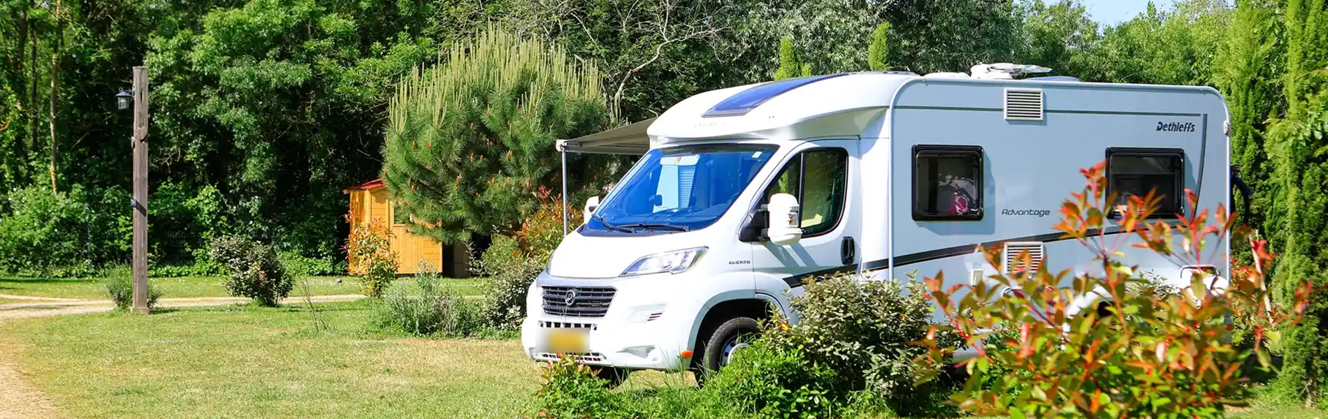 camping car sur un emplacement du camping les nobis d'anjou