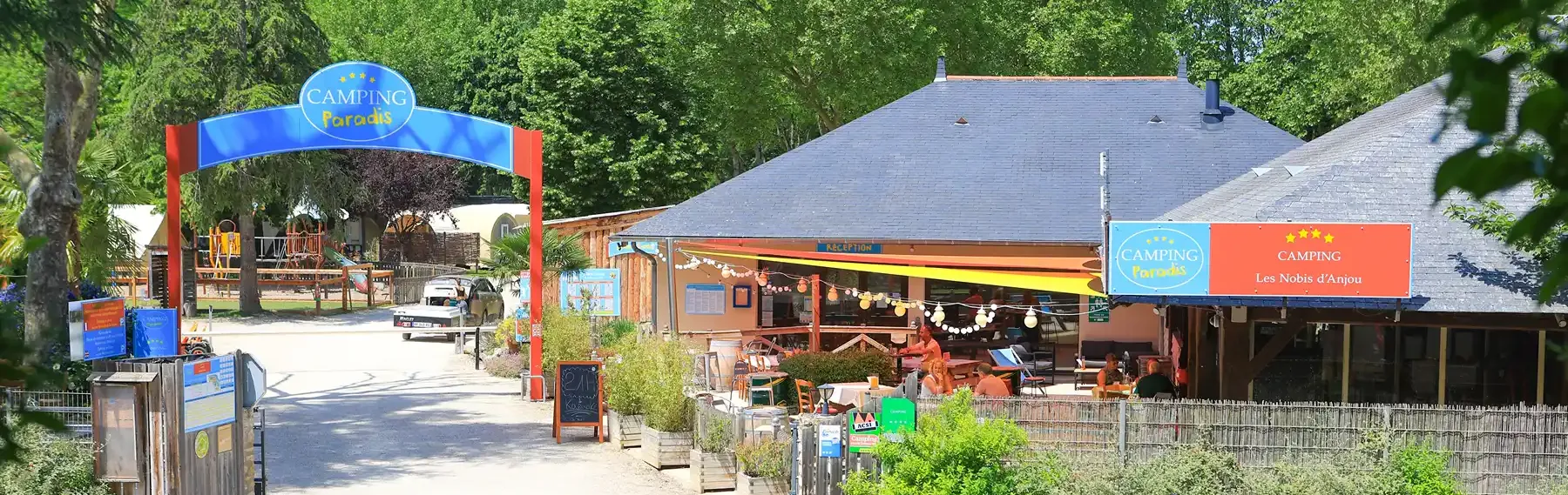 L'entrée et la guinguette des nobis d'anjou